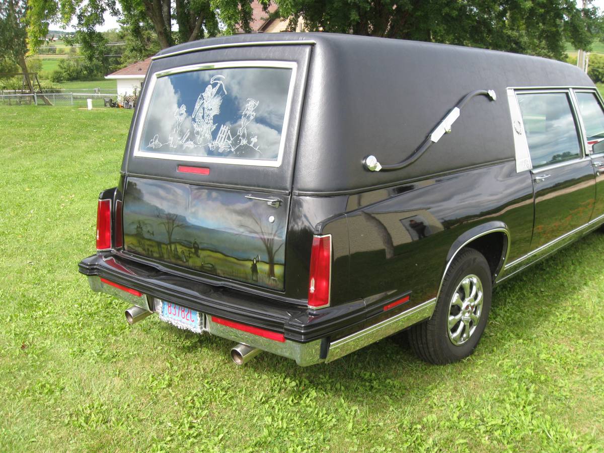 Cadillac-deville-1988-custom-3