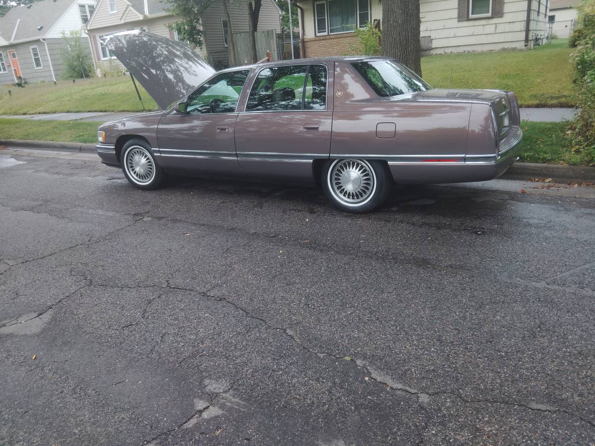 Cadillac-deville-1994-silver