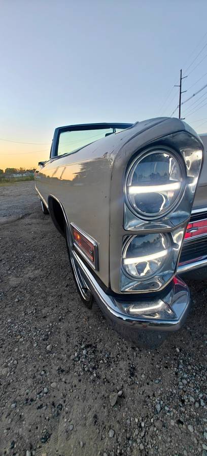 Cadillac-deville-convertible-1968-custom-4