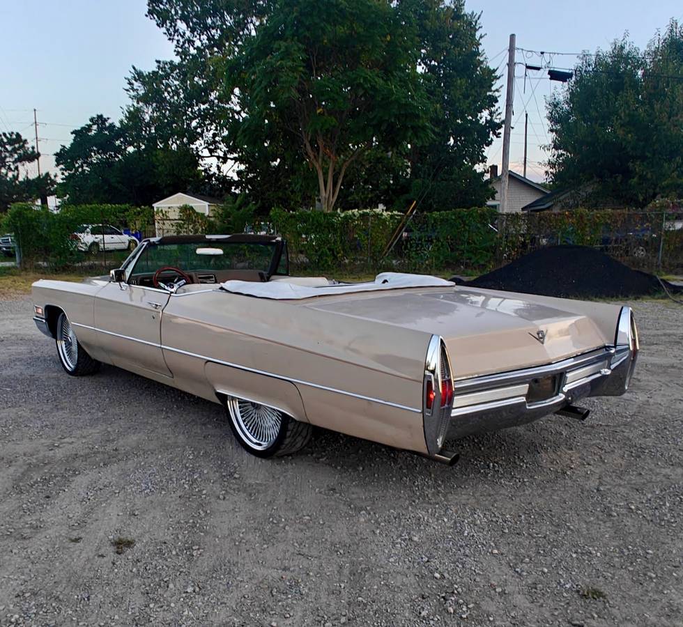 Cadillac-deville-convertible-1968-custom-7