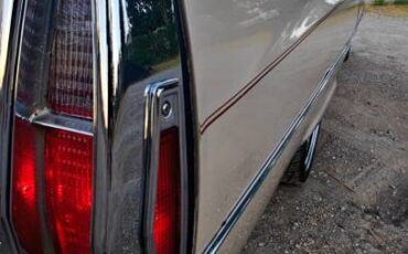 Cadillac-deville-convertible-1968-custom-9