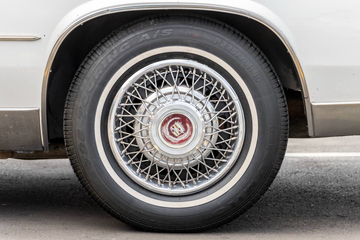 Cadillac-eldorado-1983-white-7