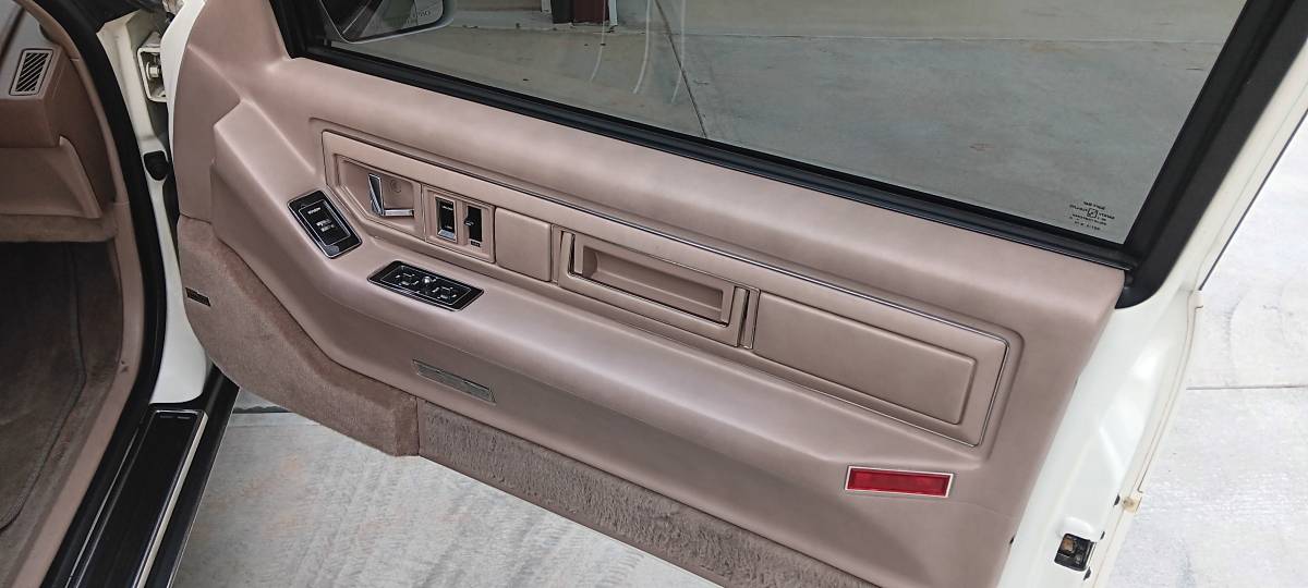 Cadillac-eldorado-1991-white-5