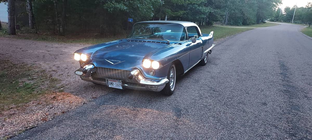 Cadillac-eldorado-brougham-1957-41
