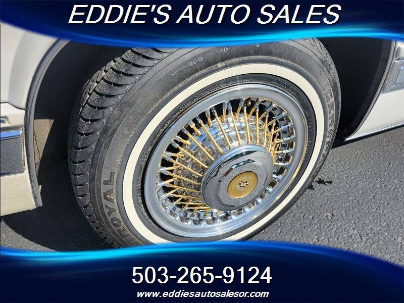 Cadillac-eldorado-hard-to-find-1988-white-16
