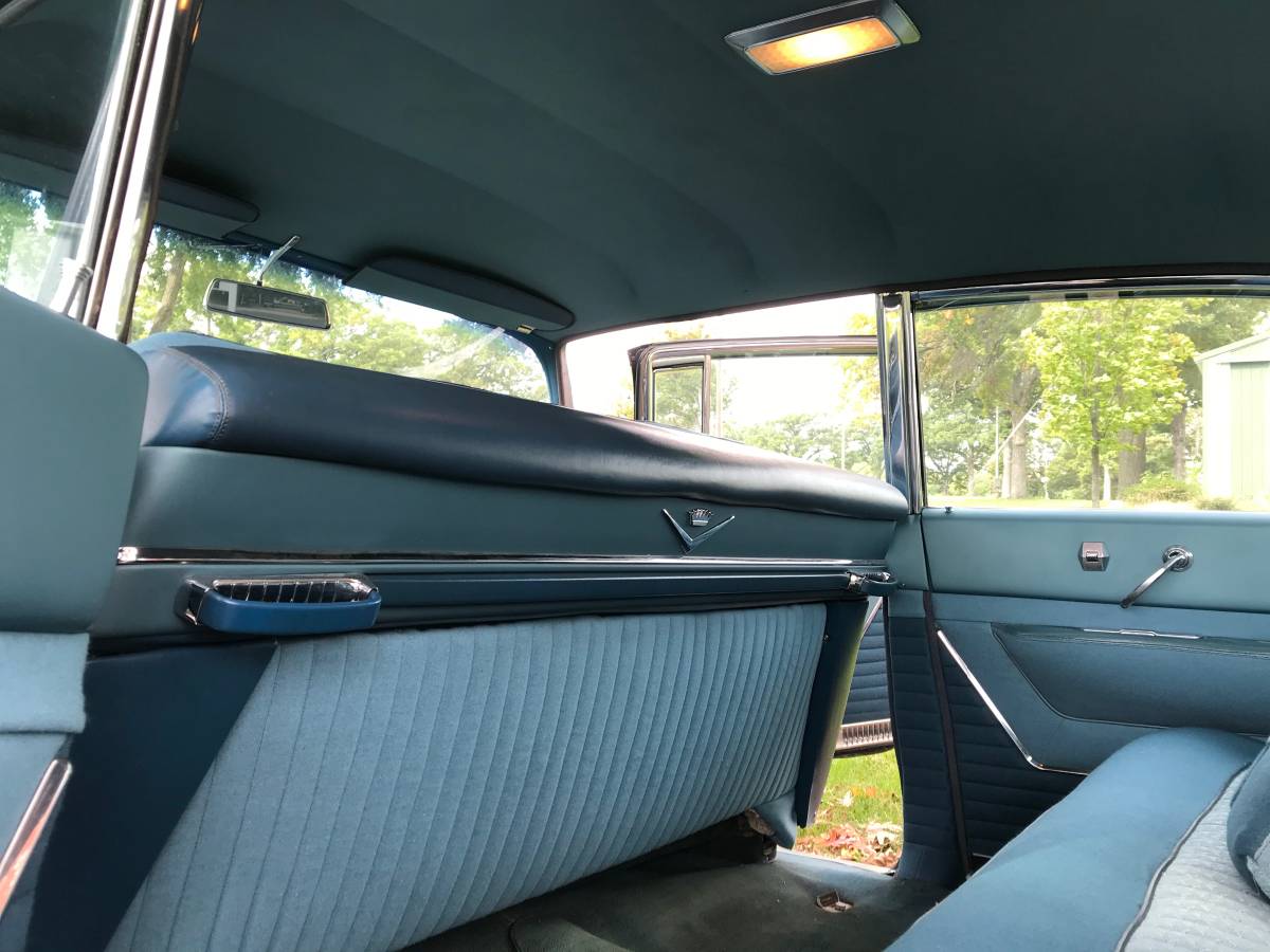 Cadillac-fleetwood-1955-blue-11