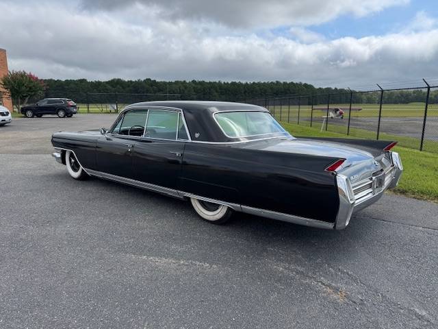 Cadillac-fleetwood-1964-black-2