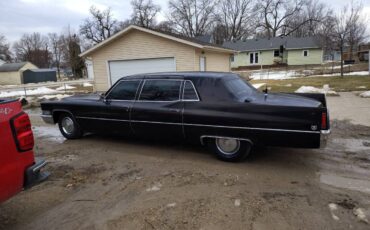 Cadillac-fleetwood-1970-black