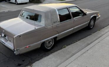 Cadillac-fleetwood-1989-brown-2