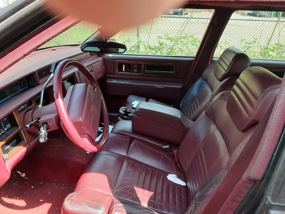 Cadillac-fleetwood-1991-black-1