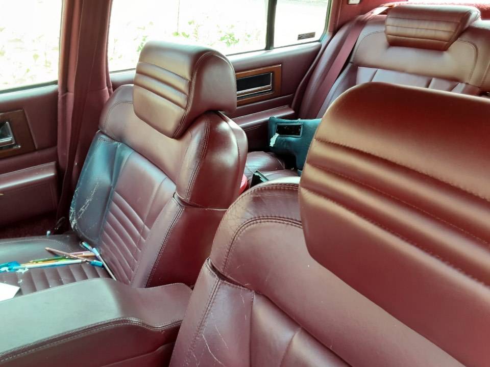 Cadillac-fleetwood-1991-black-2