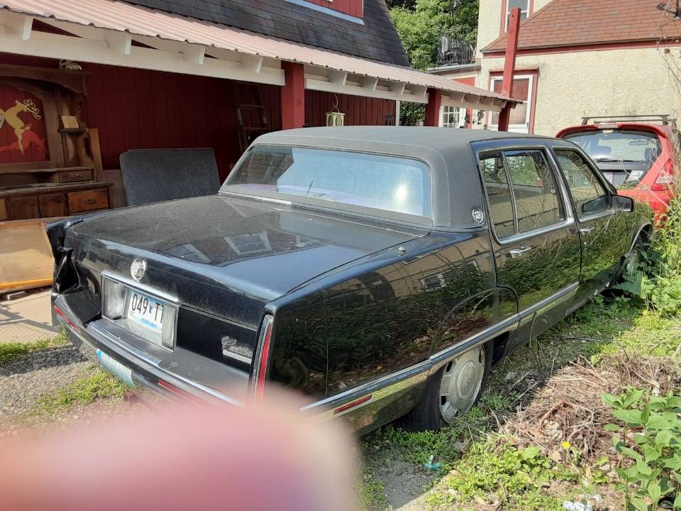 Cadillac-fleetwood-1991-black-3