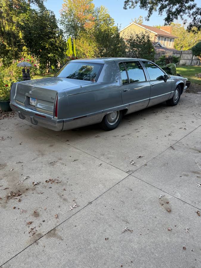 Cadillac-fleetwood-1994-silver-1