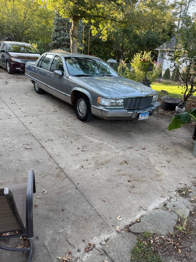 Cadillac-fleetwood-1994-silver