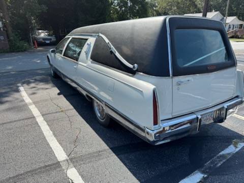 Cadillac-fleetwood-1994-white-1