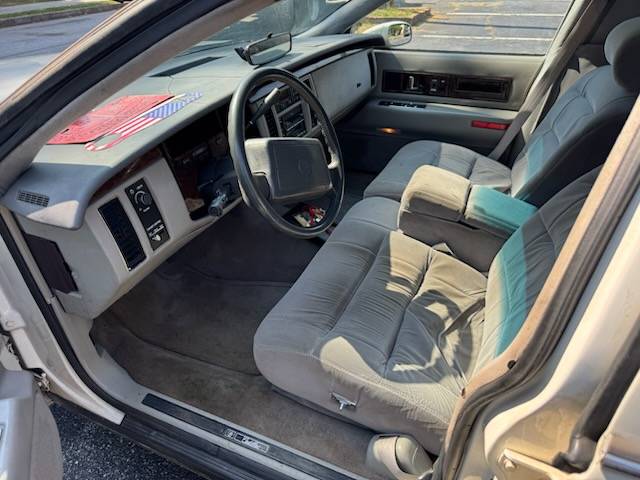Cadillac-fleetwood-1994-white-4