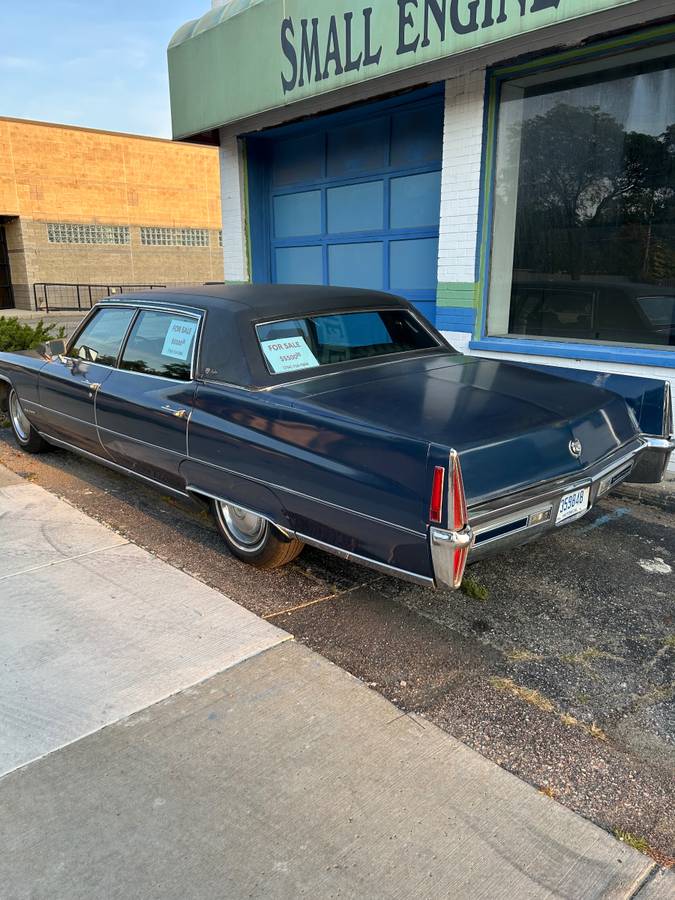 Cadillac-fleetwood-brougham-1970-blue-1