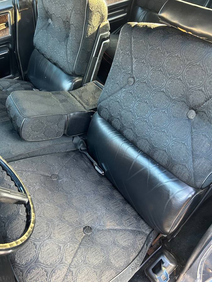 Cadillac-fleetwood-brougham-1970-blue-5