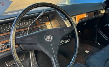 Cadillac-fleetwood-brougham-1970-blue-6