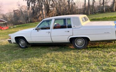 Cadillac-fleetwood-brougham-1984-white-5