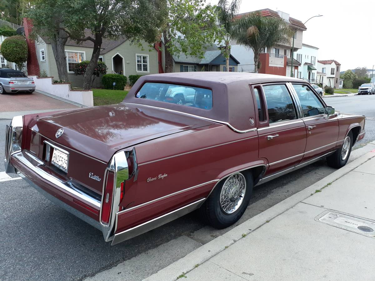Cadillac-fleetwood-brougham-1990-1