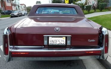 Cadillac-fleetwood-brougham-1990-3
