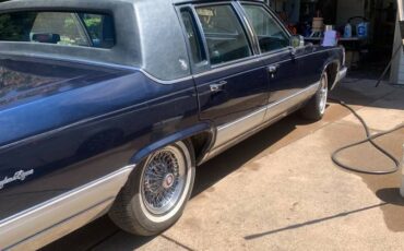 Cadillac-fleetwood-brougham-1992-blue-1