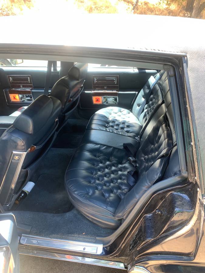 Cadillac-fleetwood-brougham-1992-blue-2