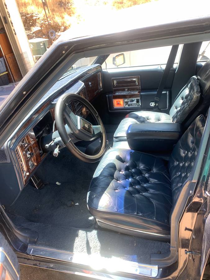 Cadillac-fleetwood-brougham-1992-blue-3