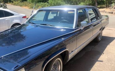 Cadillac-fleetwood-brougham-1992-blue-4