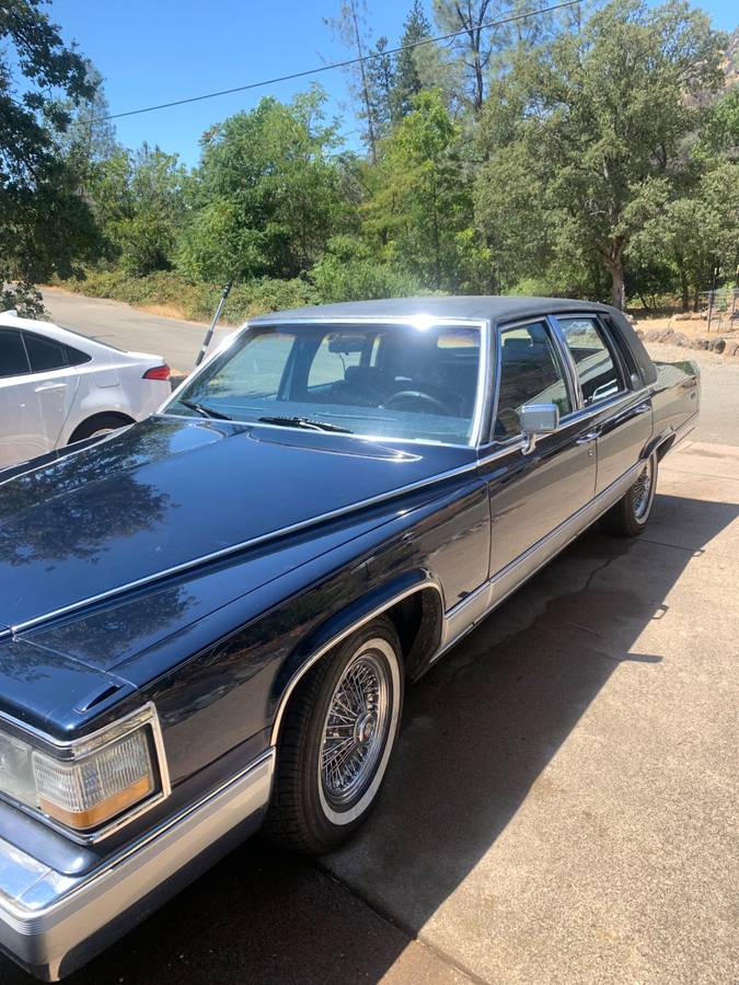 Cadillac-fleetwood-brougham-1992-blue-4