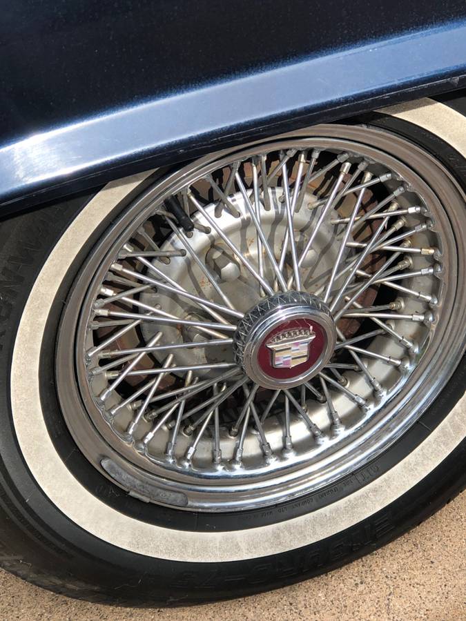 Cadillac-fleetwood-brougham-1992-blue-6