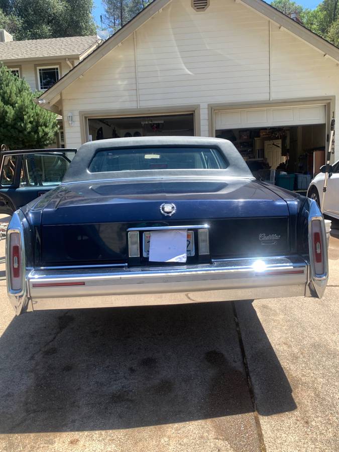 Cadillac-fleetwood-brougham-1992-blue-7