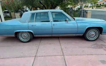 Cadillac-fleetwood-brougham-de-elegence-1988