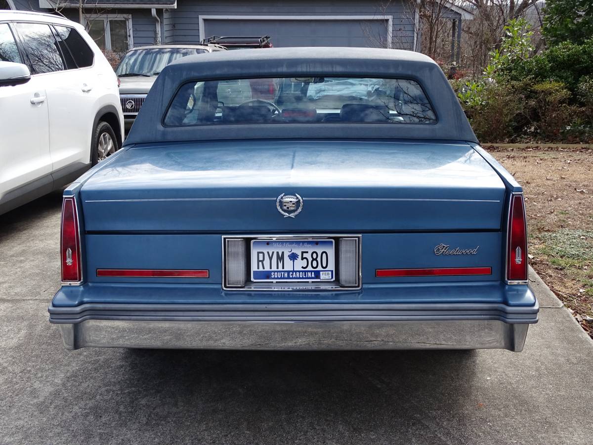 Cadillac-fleetwood-coupe-1986-blue-2