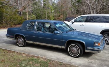 Cadillac-fleetwood-coupe-1986-blue