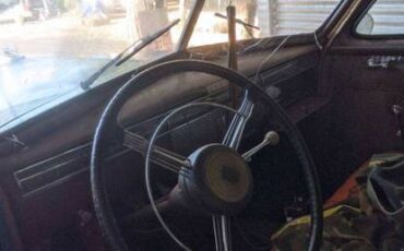 Cadillac-sedan-deville-1939-1