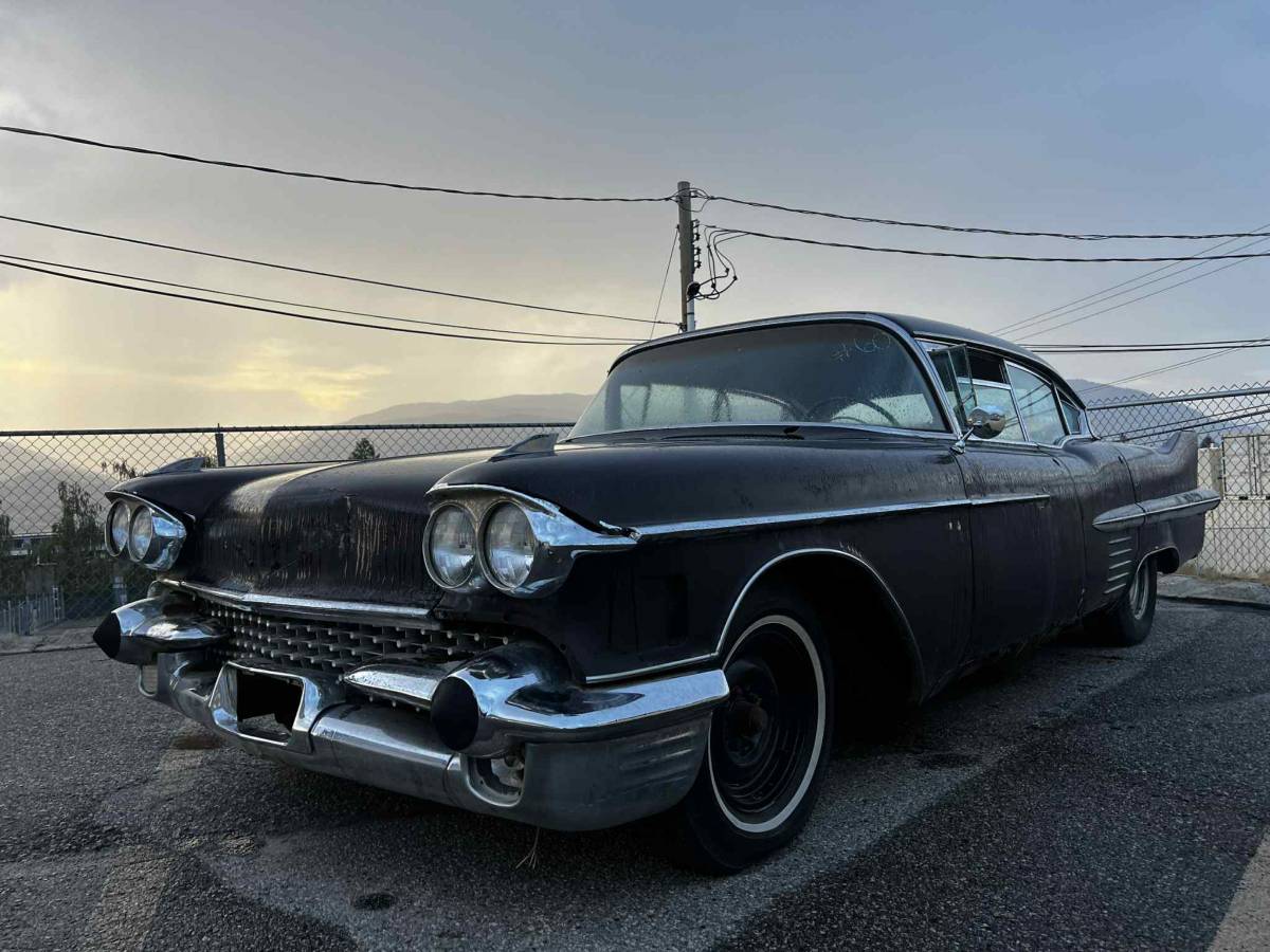 Cadillac-sedan-deville-1958-2