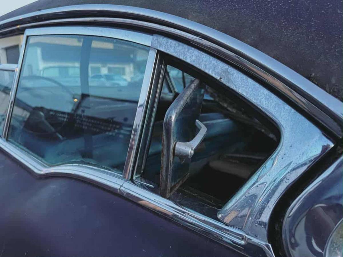 Cadillac-sedan-deville-1958-3