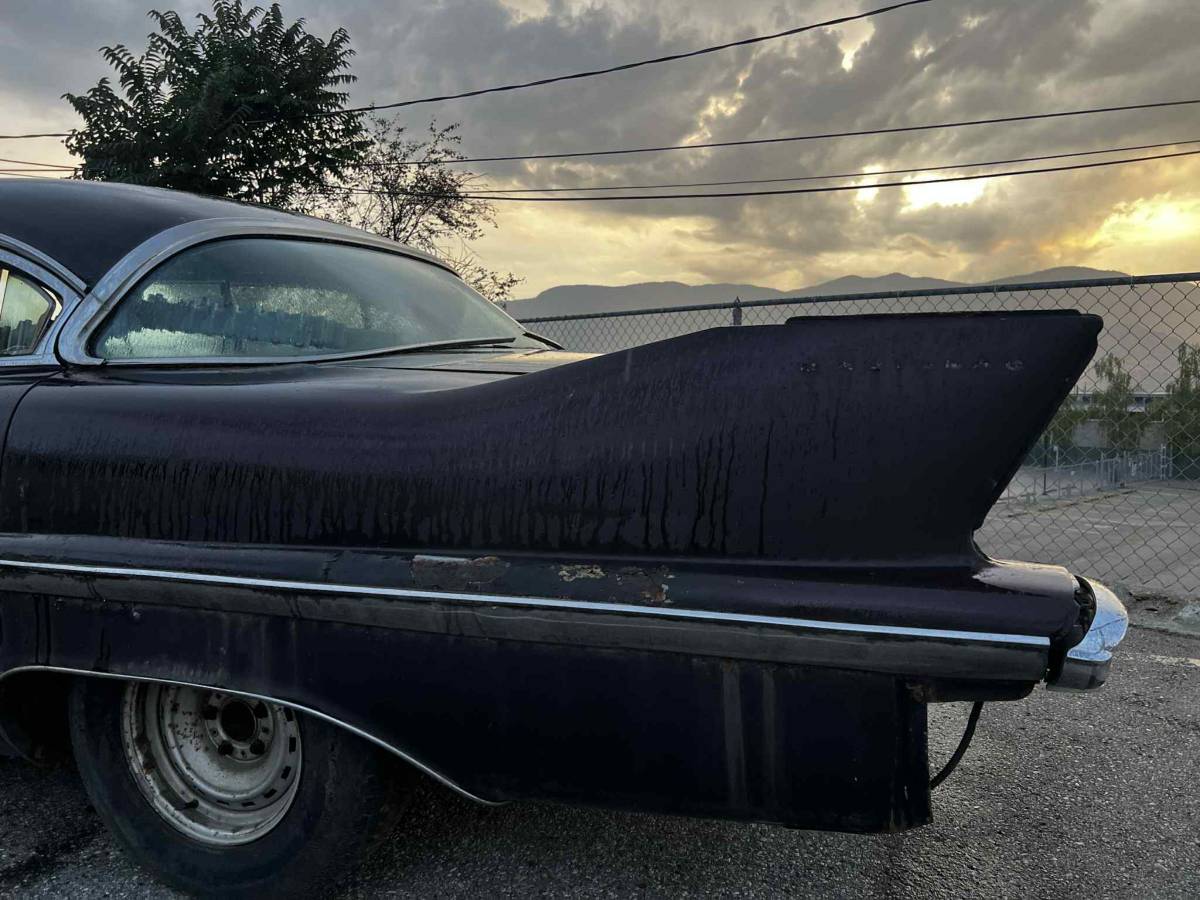 Cadillac-sedan-deville-1958-5