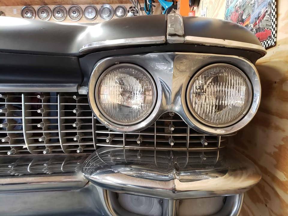 Cadillac-sedan-deville-1960-black-16