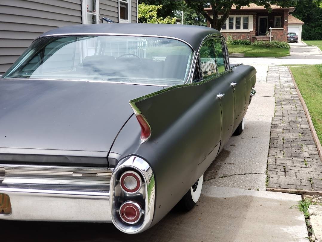 Cadillac-sedan-deville-1960-black-2