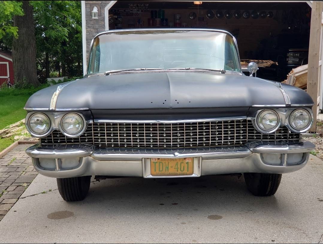 Cadillac-sedan-deville-1960-black-4