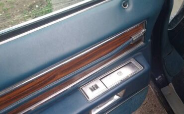 Cadillac-sedan-deville-1972-11