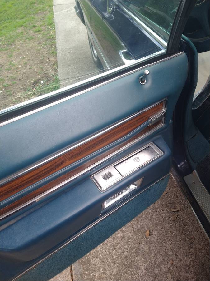 Cadillac-sedan-deville-1972-11