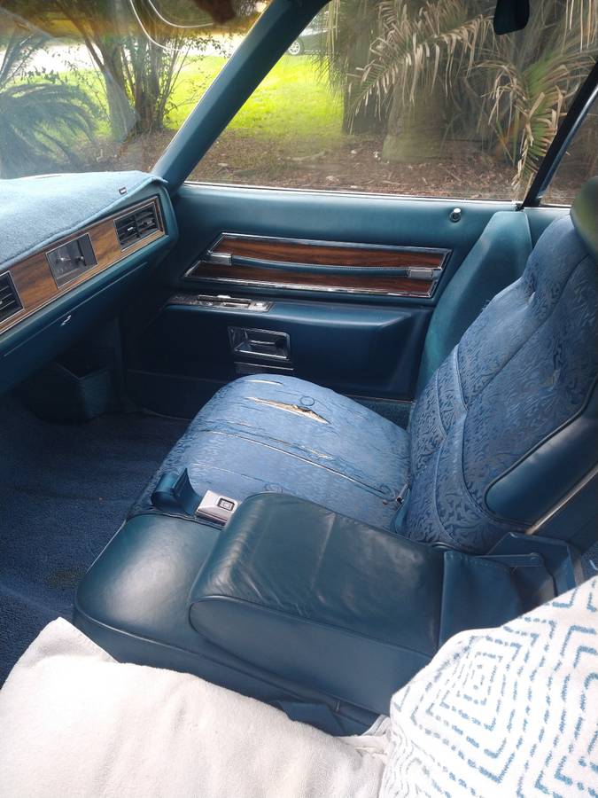 Cadillac-sedan-deville-1972-9
