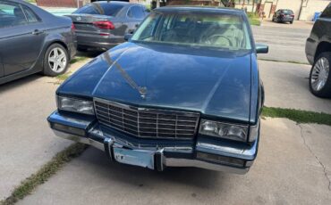 Cadillac-sedan-deville-1992-custom-1