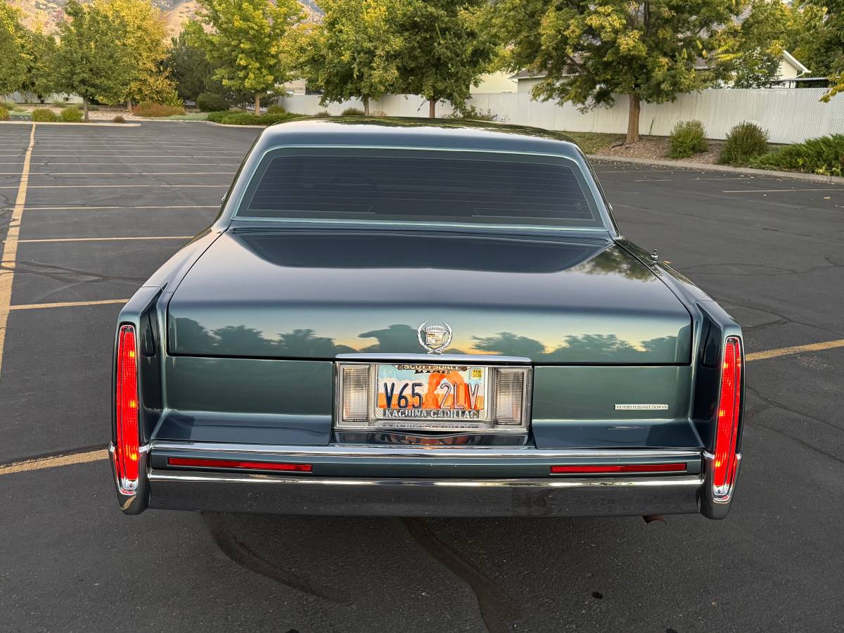 Cadillac-sedan-deville-1992-custom-10