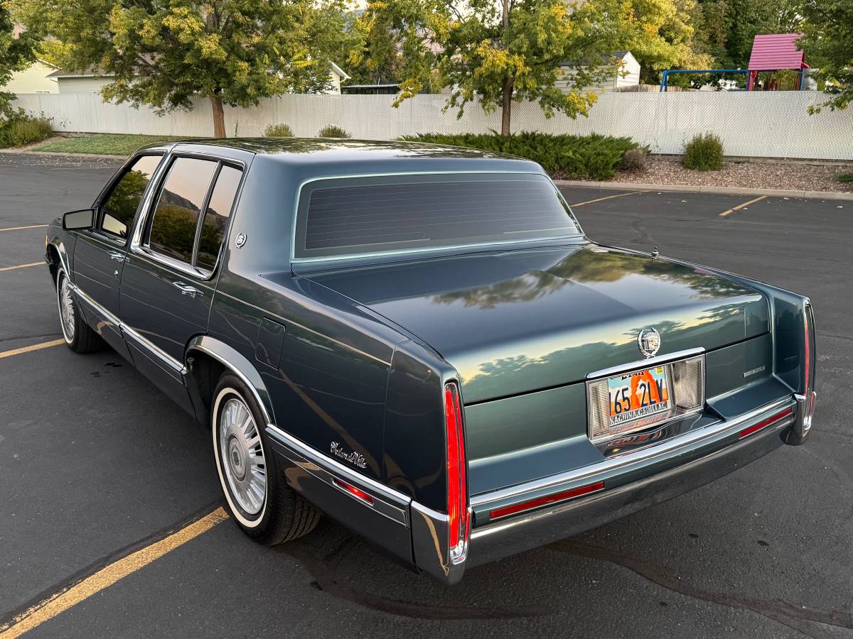 Cadillac-sedan-deville-1992-custom-11