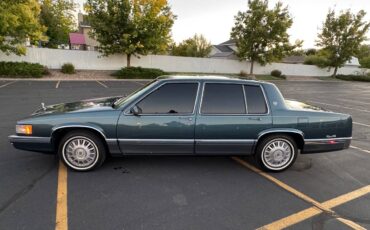 Cadillac-sedan-deville-1992-custom-12